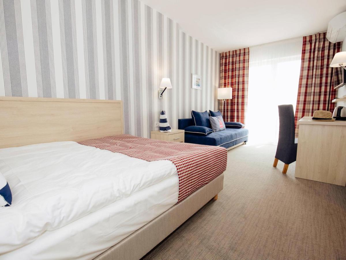 Porto Marina Hotell Krynica Morska Exteriör bild
